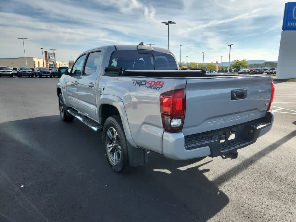 2019 Toyota Tacoma TRD Sport V6 photo 3