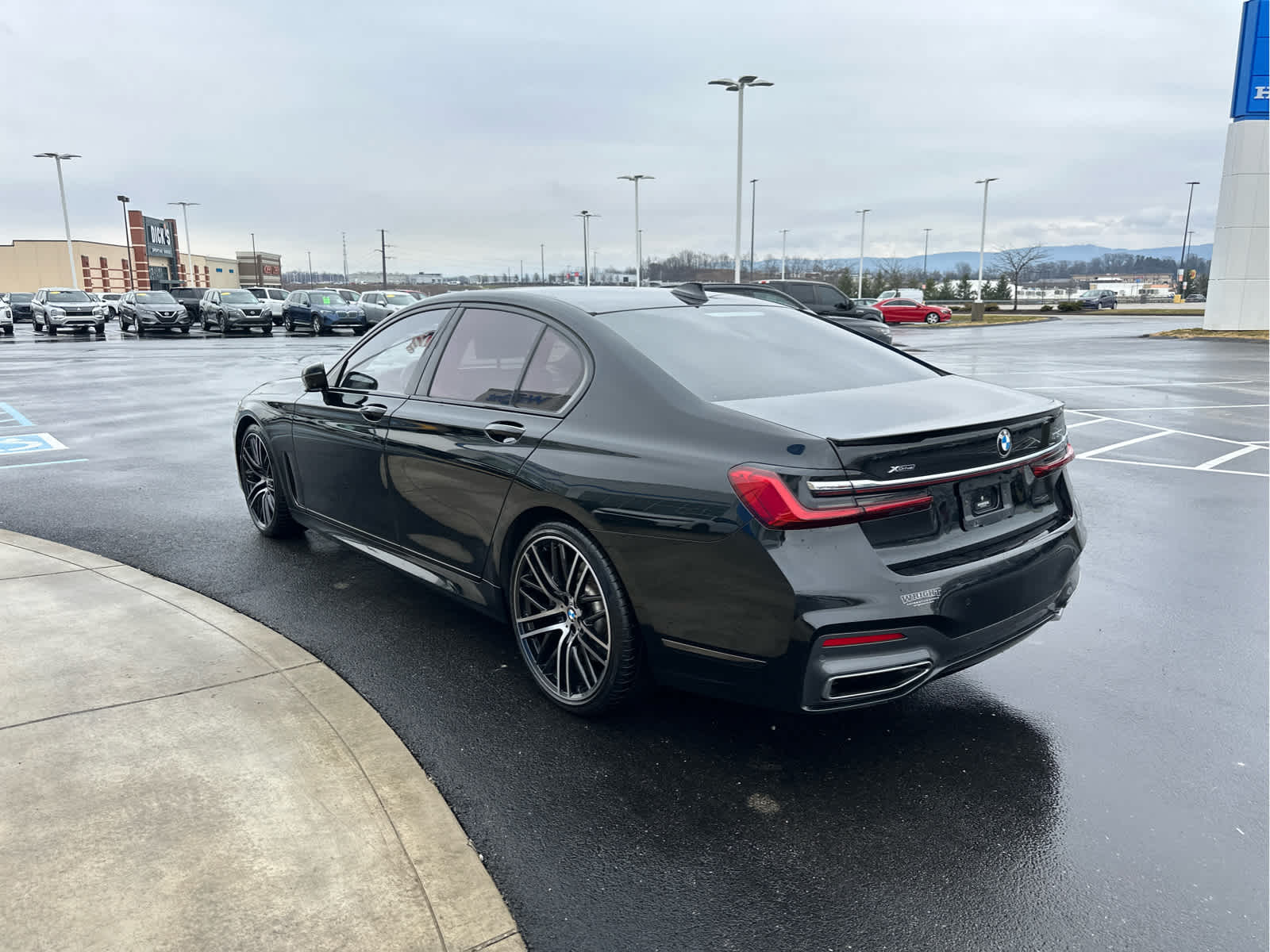 2022 BMW 7 Series 750i - Photo 8