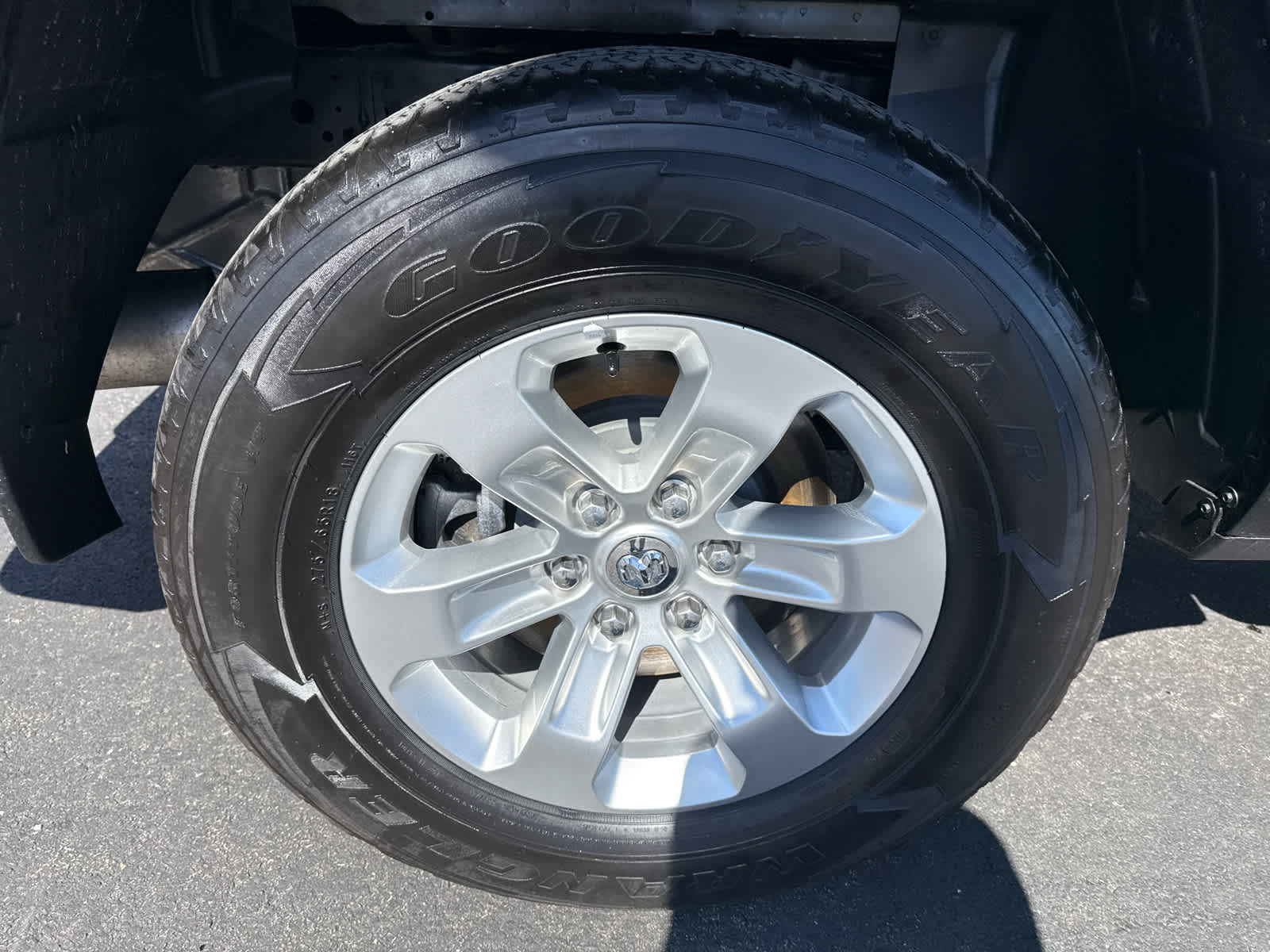 2024 RAM Ram 1500 Pickup Laramie - Photo 16