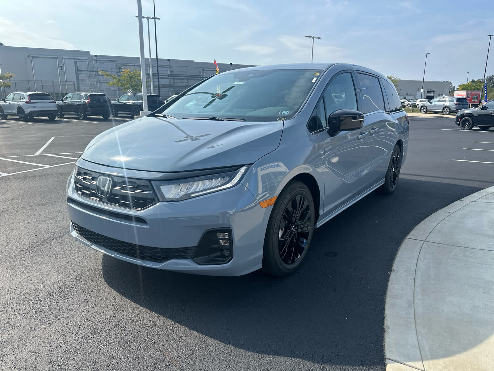 2026 Honda Odyssey photo 4