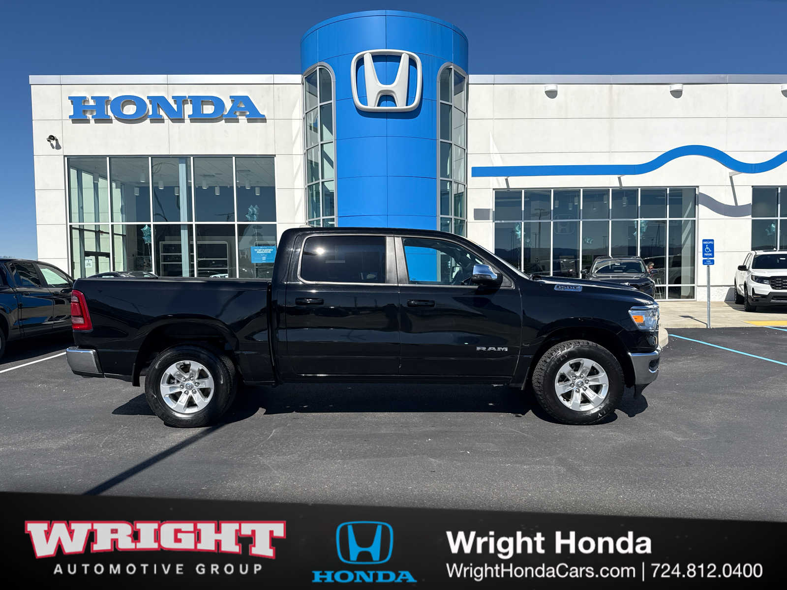 2024 RAM 1500 Laramie 4x4 Crew Cab 5'7's photo