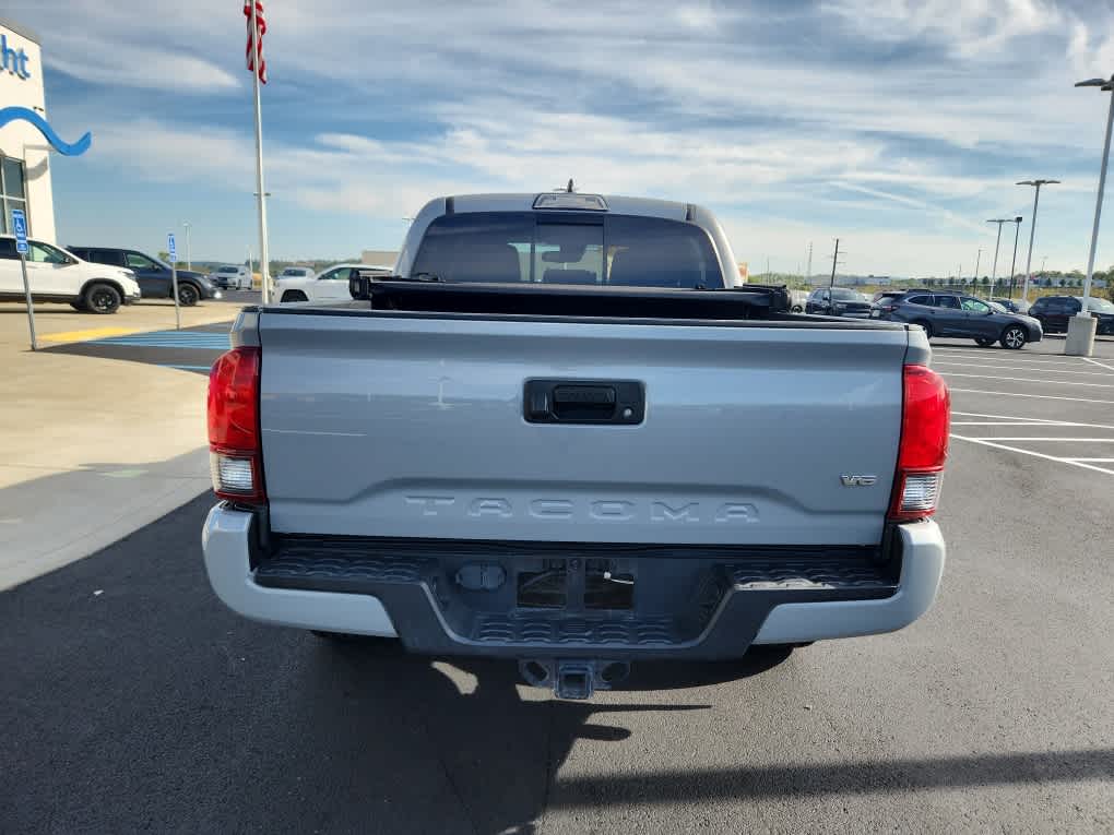 2019 Toyota Tacoma TRD Sport V6 photo 2