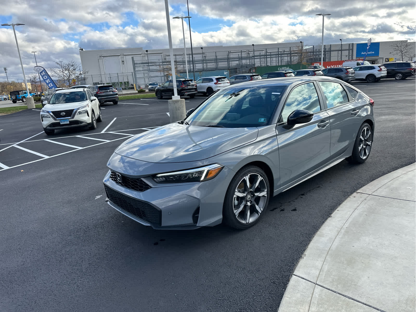 2026 Honda Civic Hybrid Sport Touring Hatchback photo 4