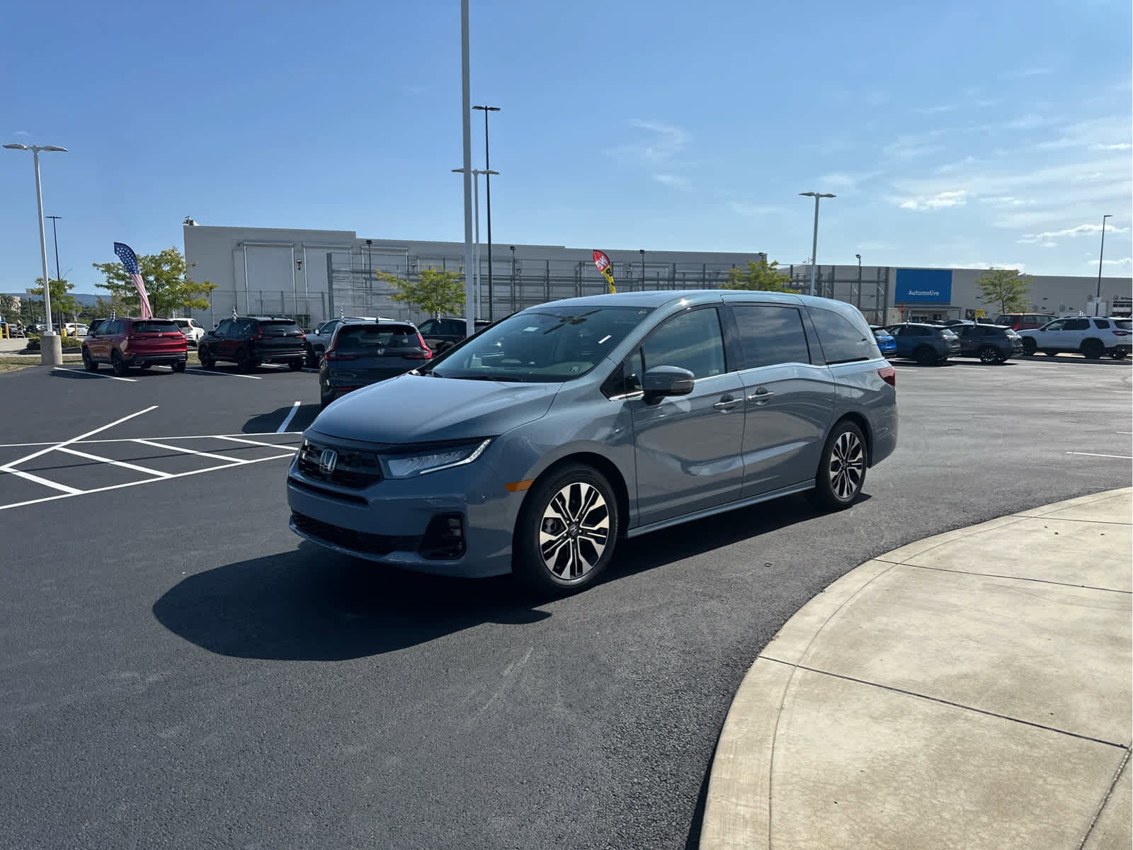2026 Honda Odyssey Elite photo 4