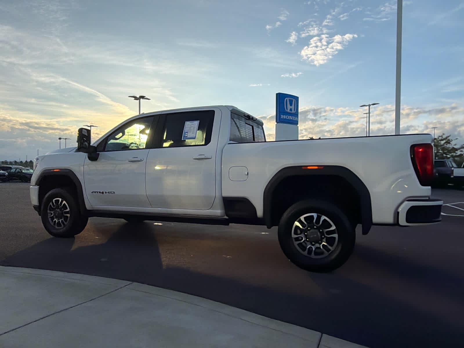 2023 GMC Sierra 2500HD AT4 - Photo 11