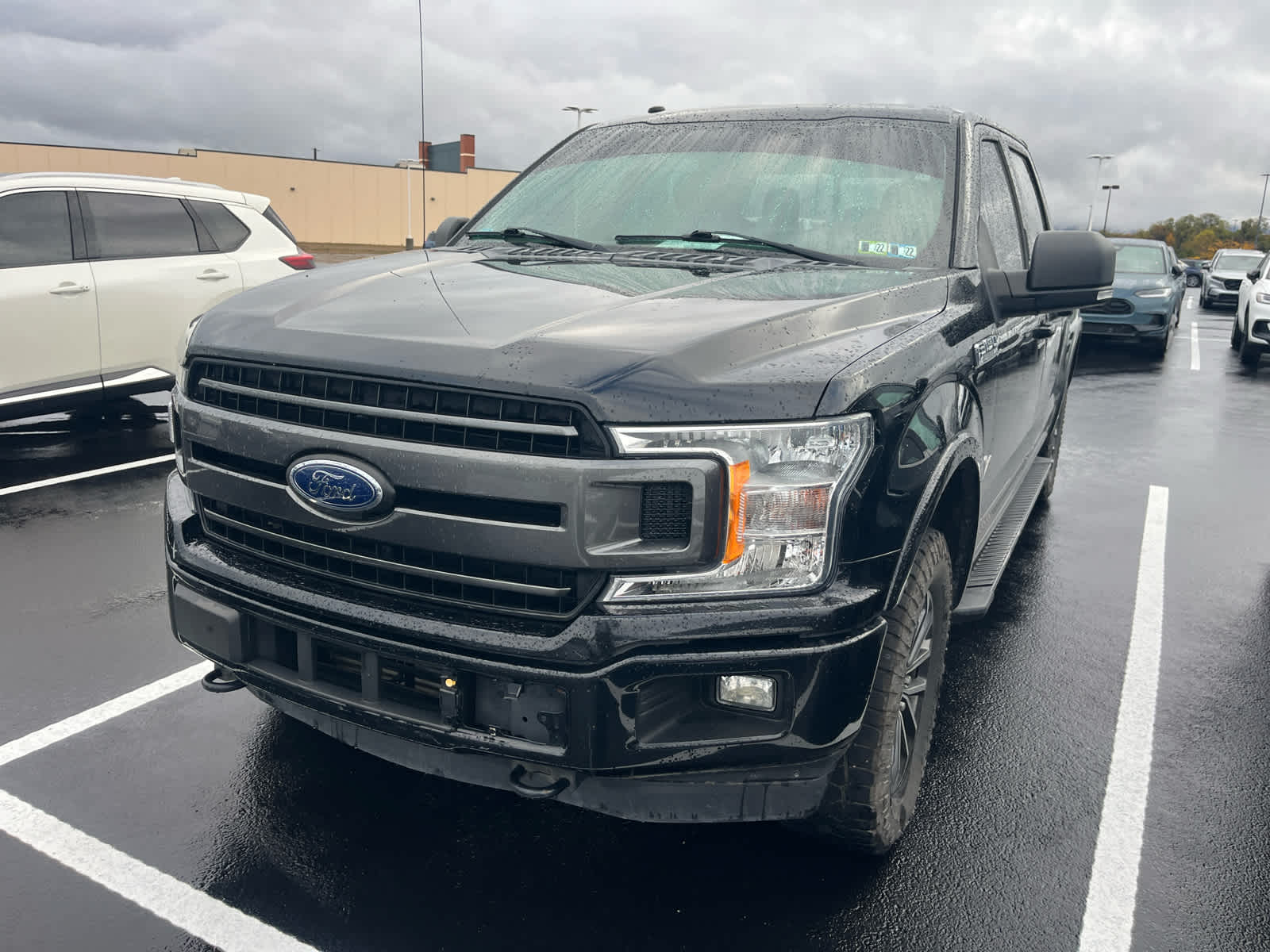 2018 Ford F-150 XLT photo 2