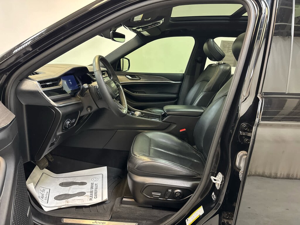 Used 2023 Jeep Grand Cherokee L Overland SUV