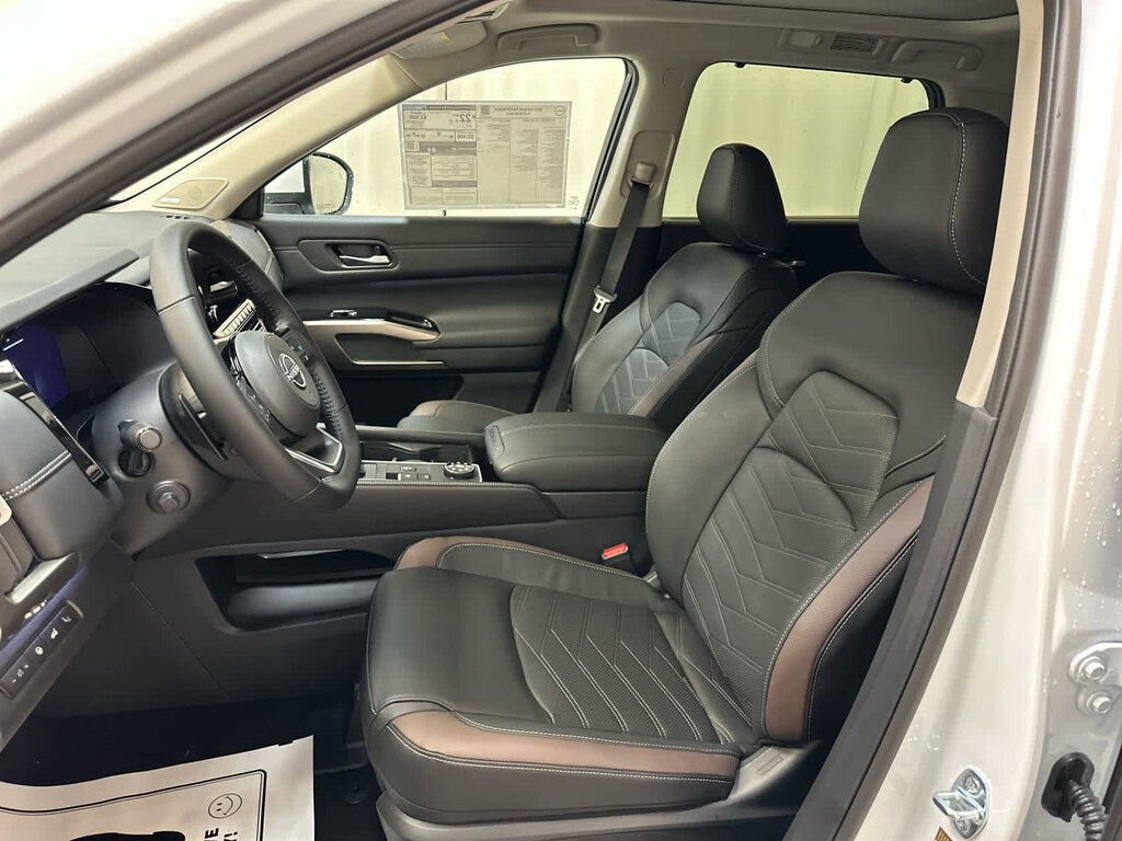 New 2025 Nissan Pathfinder Platinum SUV