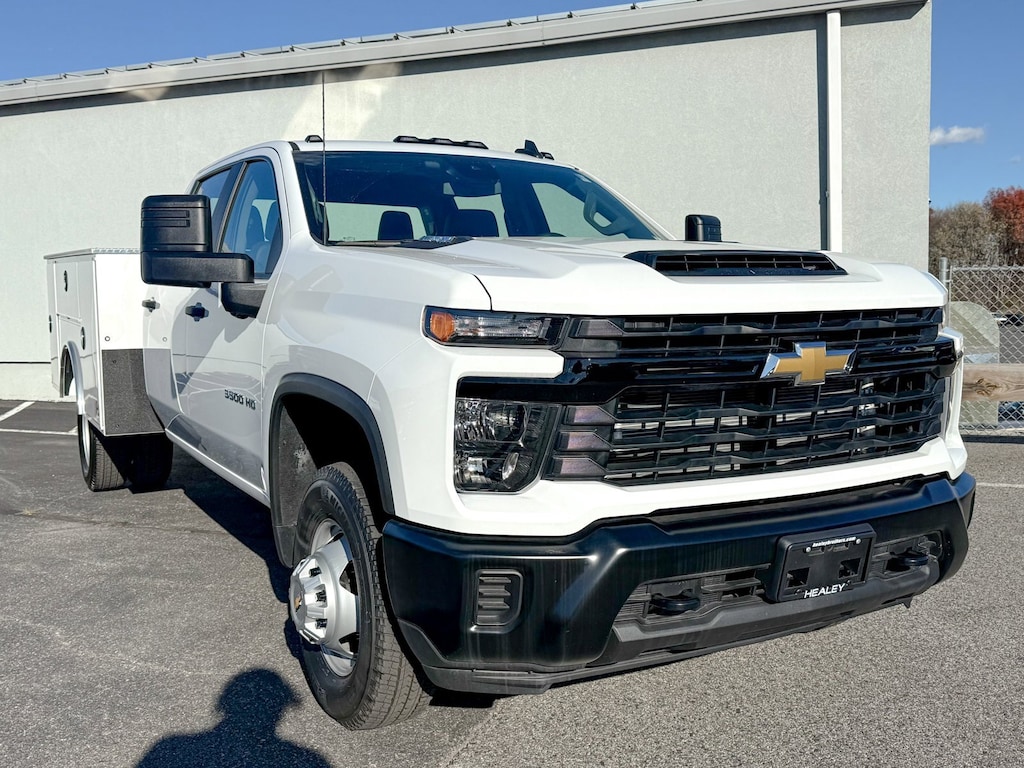 New 2025 Chevrolet Silverado 3500 HD Chassis Cab Work Truck Truck Crew Cab