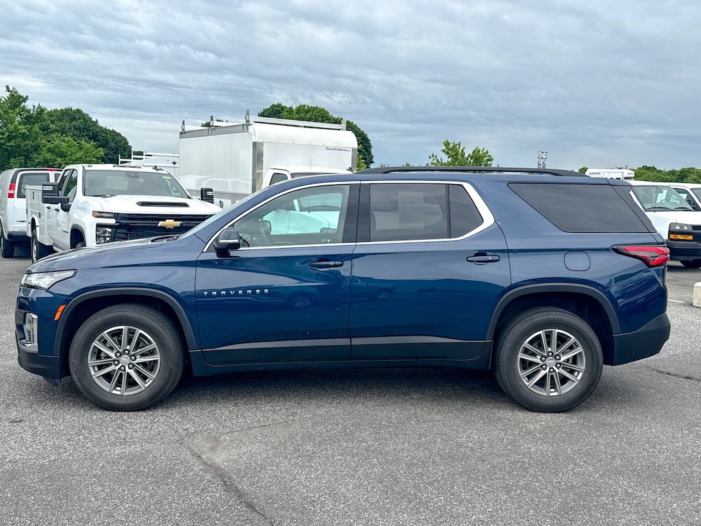 Used 2023 Chevrolet Traverse LT Cloth SUV