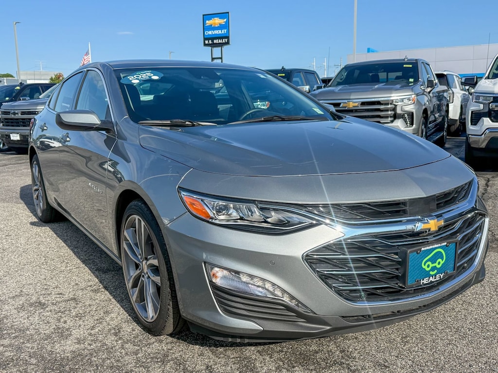 Used 2025 Chevrolet Malibu 2LT Sedan