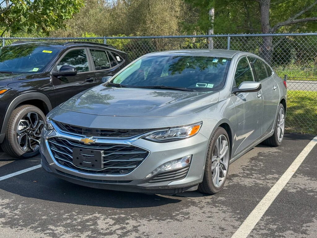 Used 2025 Chevrolet Malibu 2LT Sedan