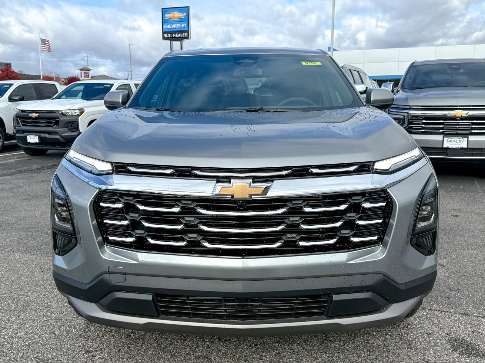 2026 Chevrolet Equinox LT photo 2