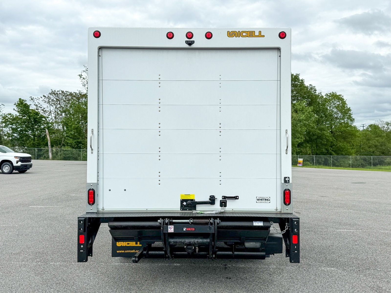 2025 Chevrolet Express Cutaway Base photo 8