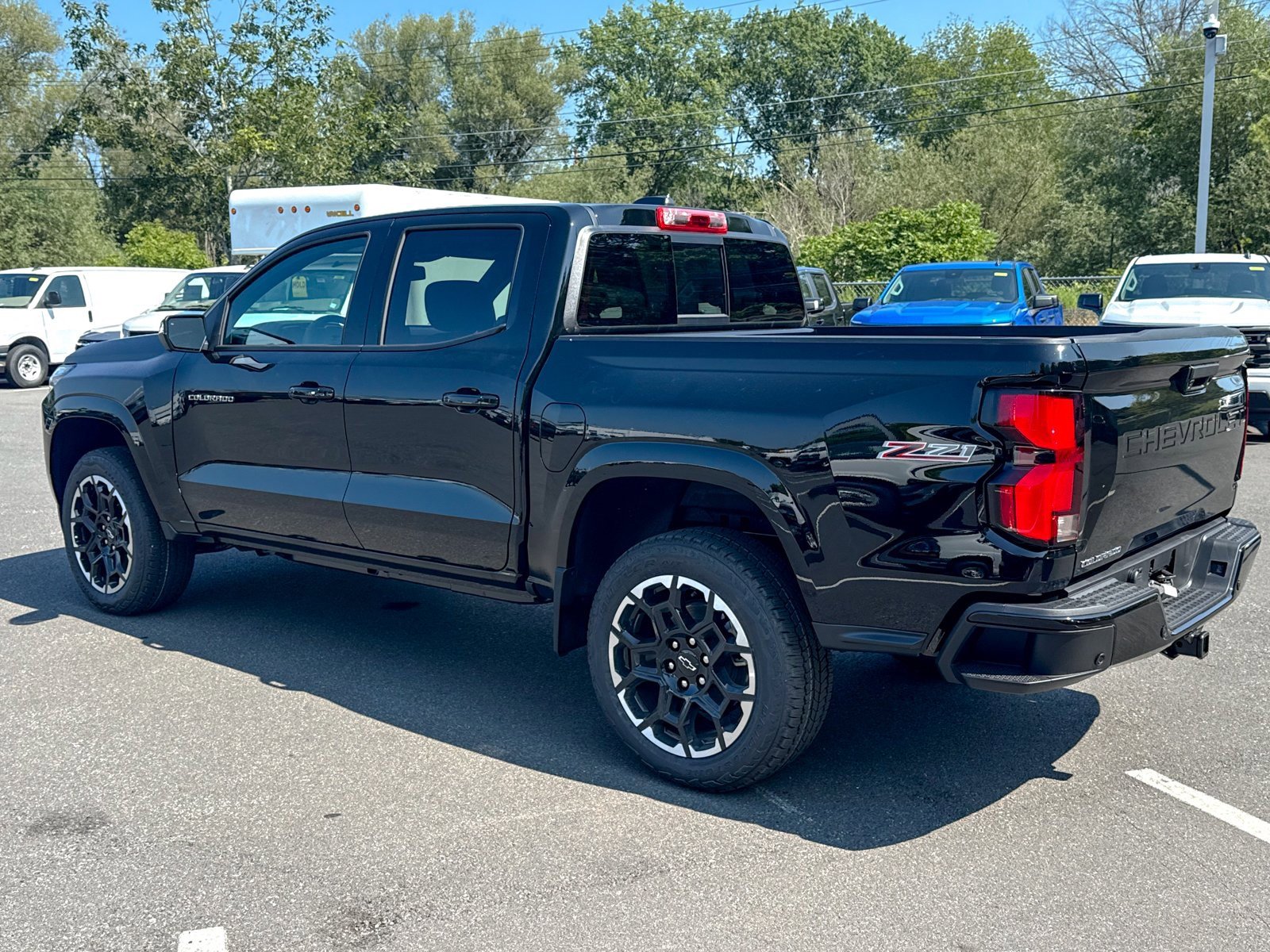 2026 Chevrolet Colorado Z71 photo 2