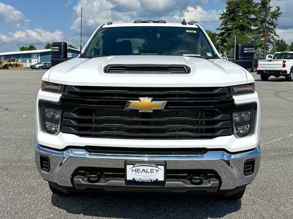 New 2025 Chevrolet Silverado 3500 HD Chassis Cab Work Truck Truck Crew Cab