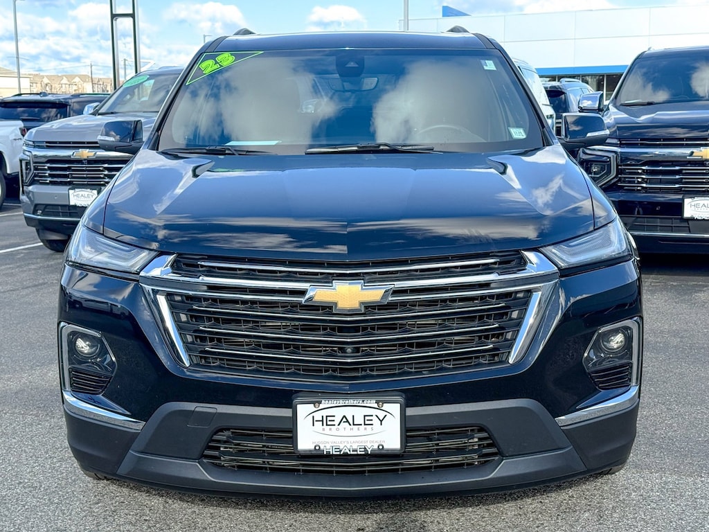 Used 2023 Chevrolet Traverse LT Leather SUV