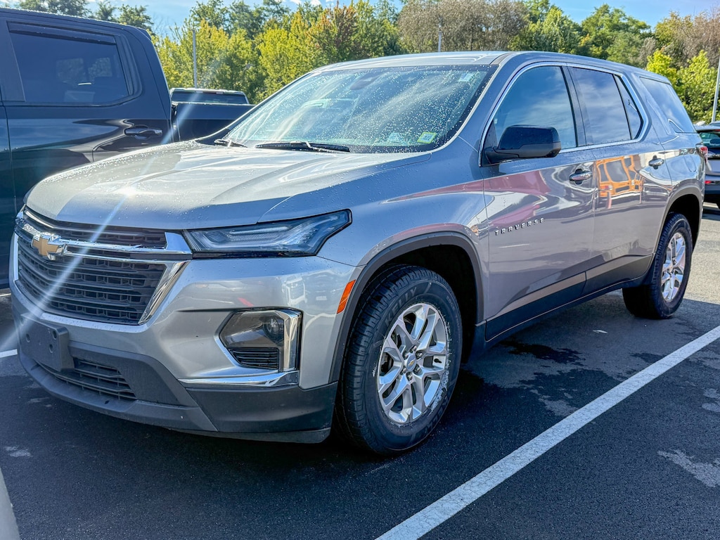 Used 2023 Chevrolet Traverse LS SUV