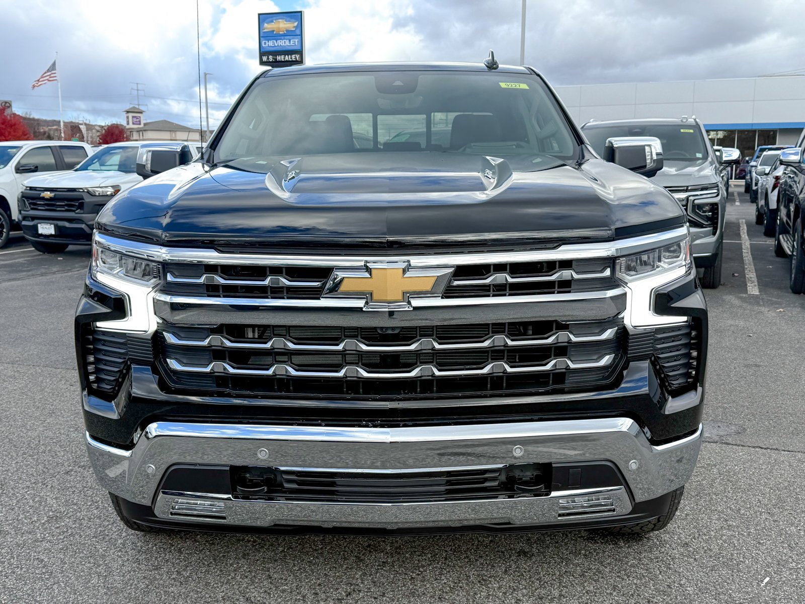 2026 Chevrolet Silverado 1500 LTZ photo 2