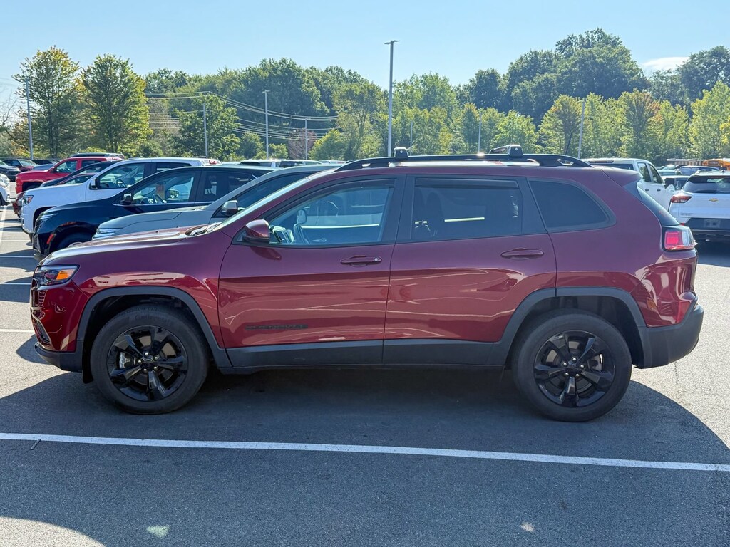 Used 2021 Jeep Cherokee Altitude 4x4 SUV