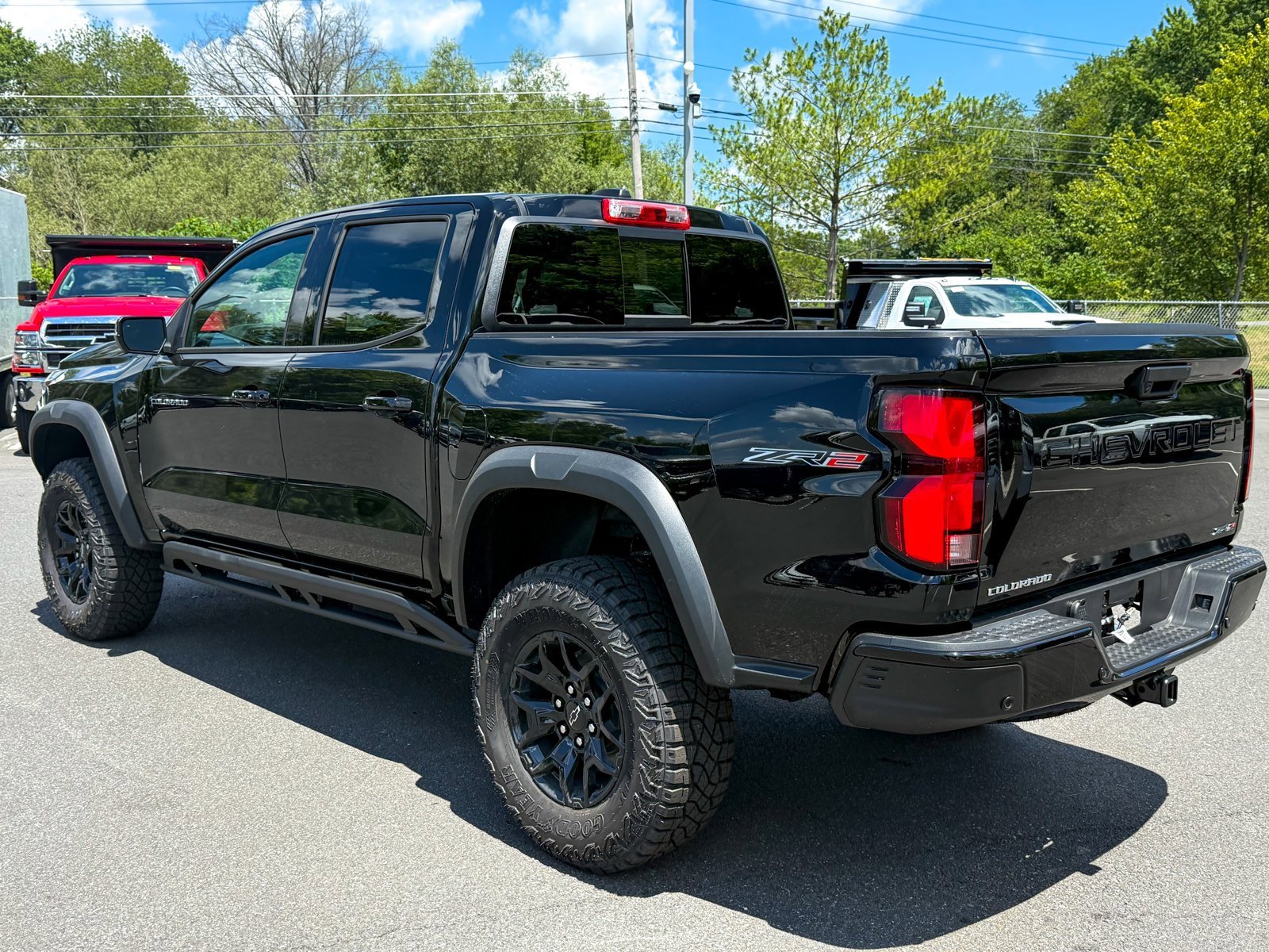 2025 Chevrolet Colorado ZR2 photo 2