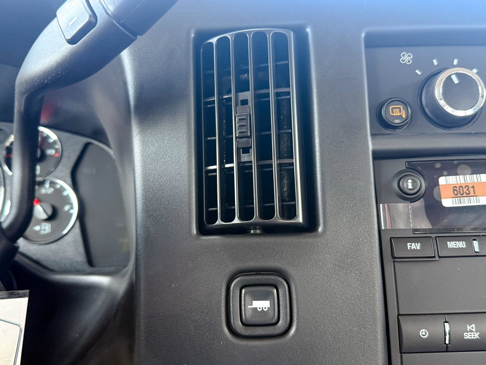2026 Chevrolet Express Cargo Work Van - Photo 31