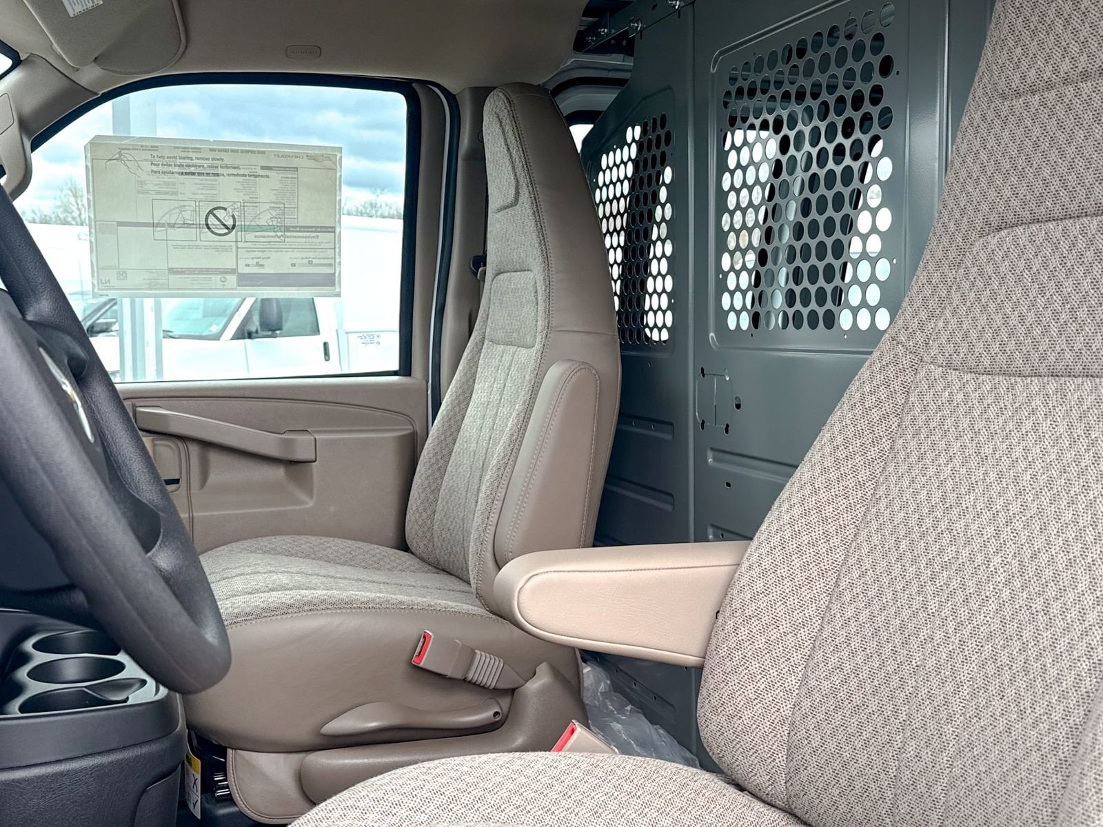 2025 Chevrolet Express Cargo Work Van - Photo 23