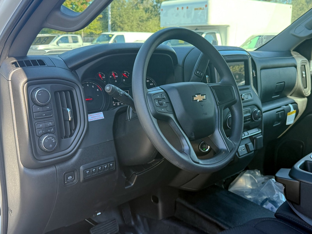 New 2025 Chevrolet Silverado 3500 HD Chassis Cab Work Truck Truck Crew Cab