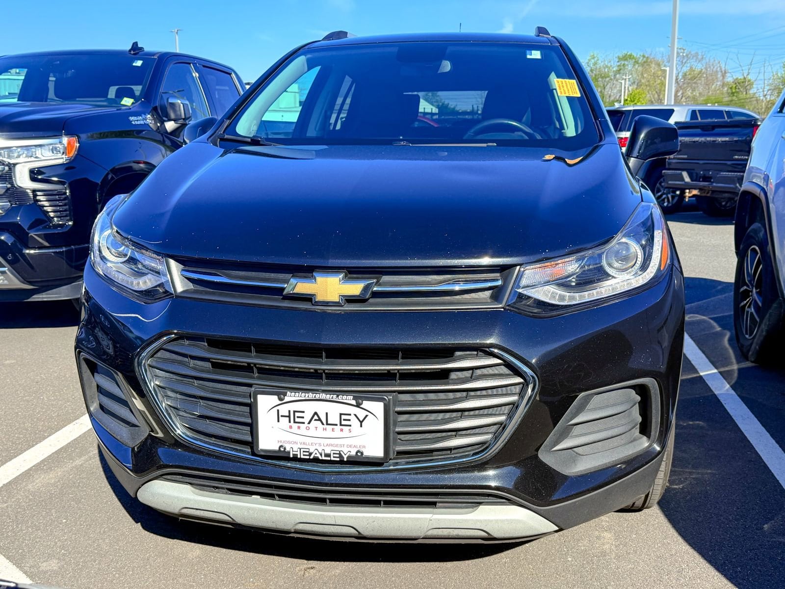 Used 2022 Chevrolet Trax LT with VIN KL7CJPSM6NB519498 for sale in New Hampton, NY