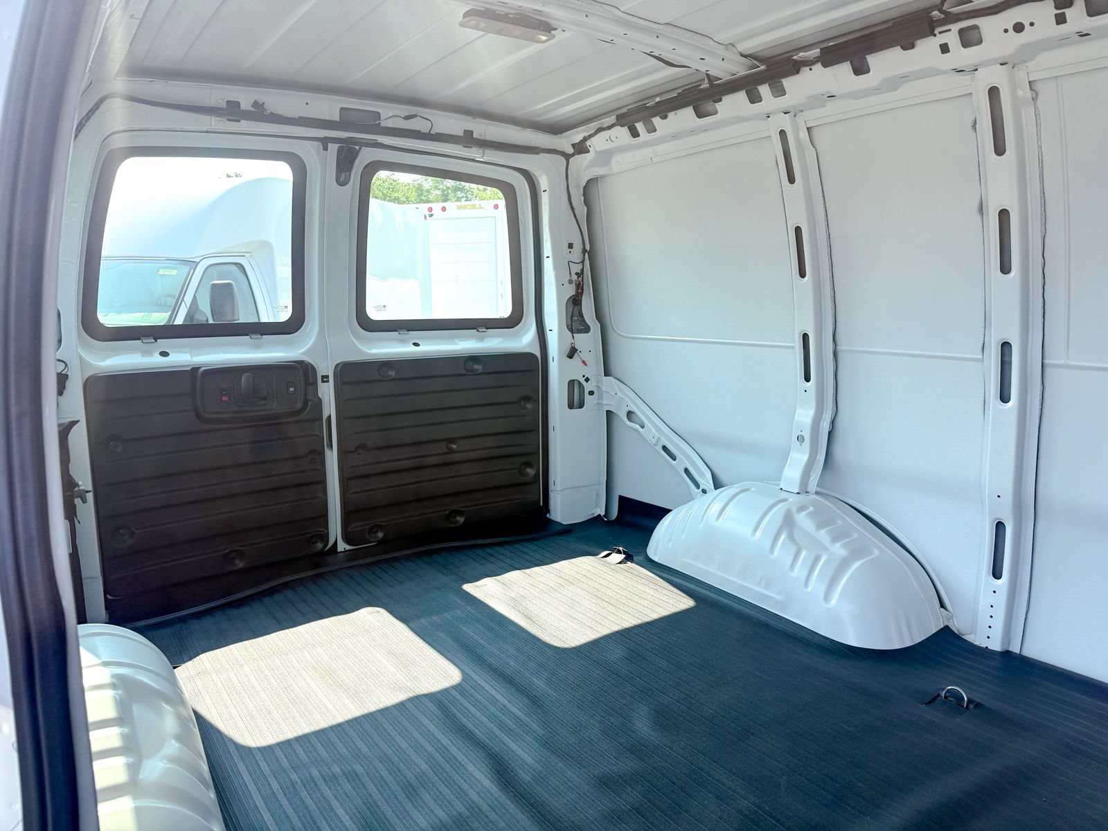 2026 Chevrolet Express Cargo Work Van - Photo 14