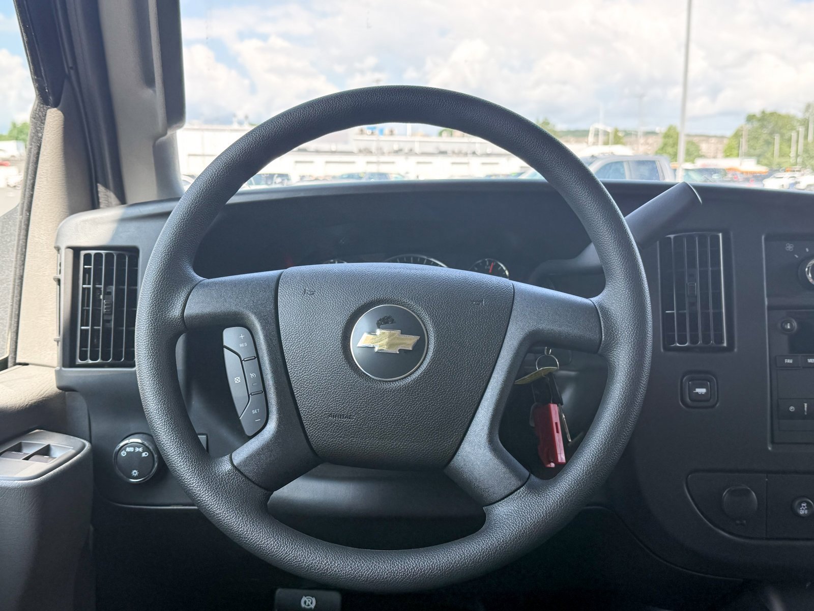 2025 Chevrolet Express 3500 Cutaway Van photo 3