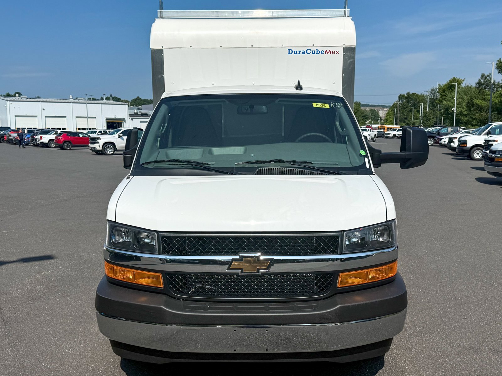 2025 Chevrolet Express 3500 Cutaway Van photo 4