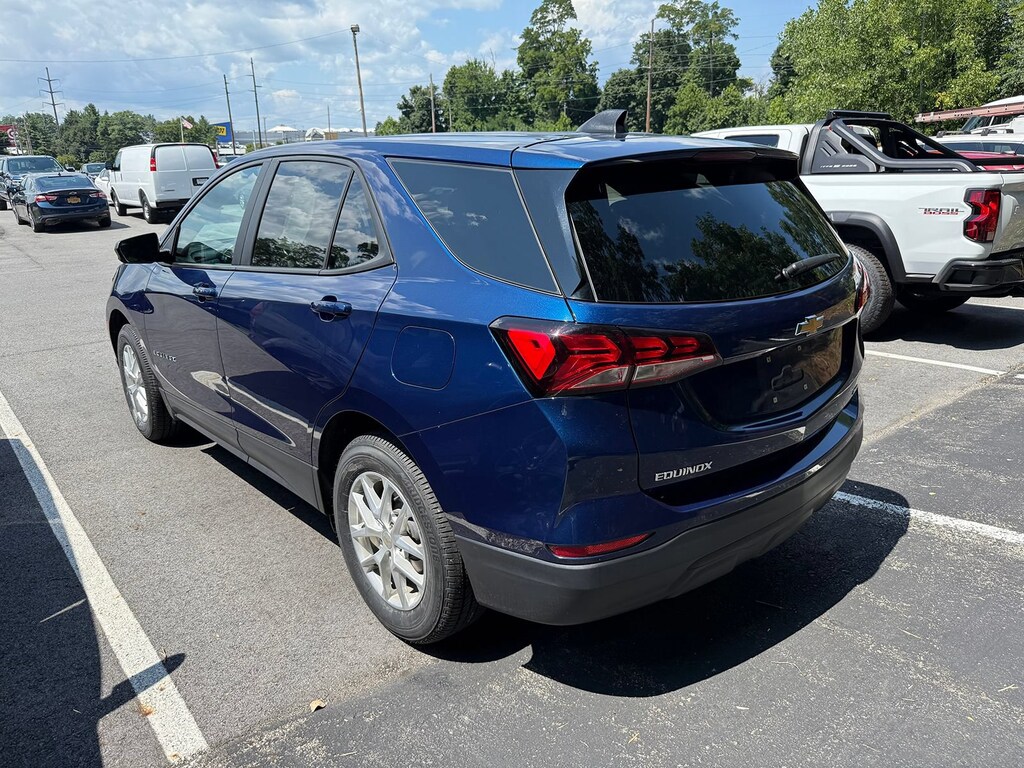 Used 2023 Chevrolet Equinox LS SUV