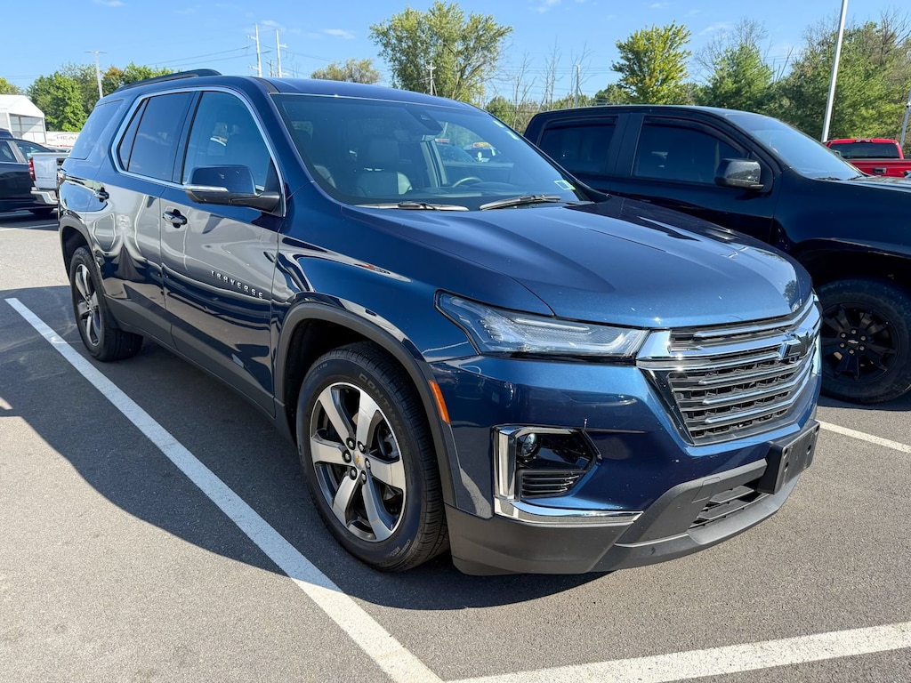 Used 2023 Chevrolet Traverse LT Leather SUV