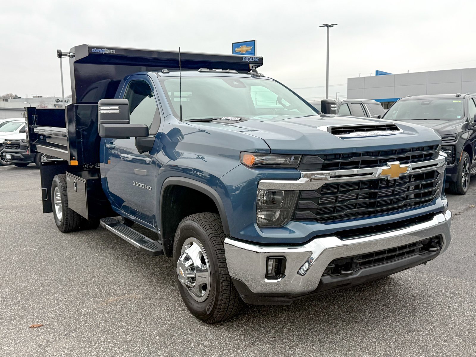 2025 Chevrolet Silverado 3500HD LT's photo