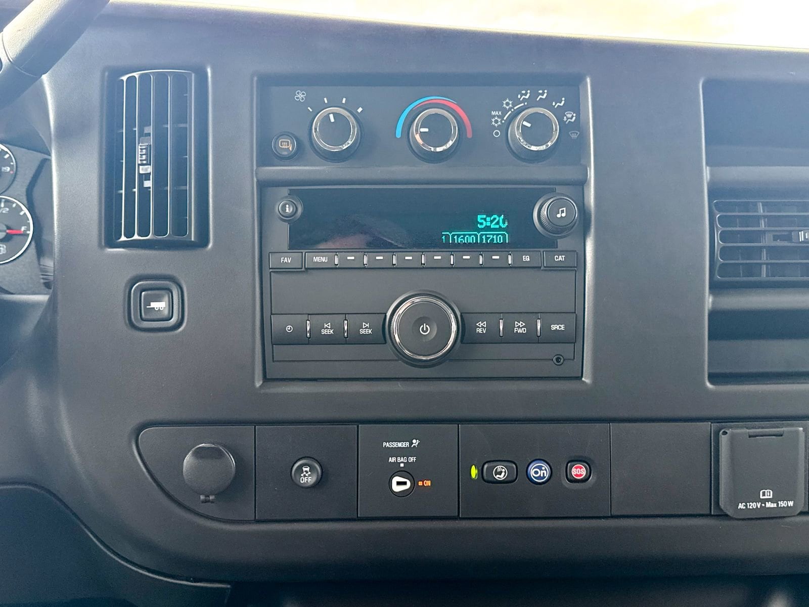 2025 Chevrolet Express Cargo Work Van - Photo 24