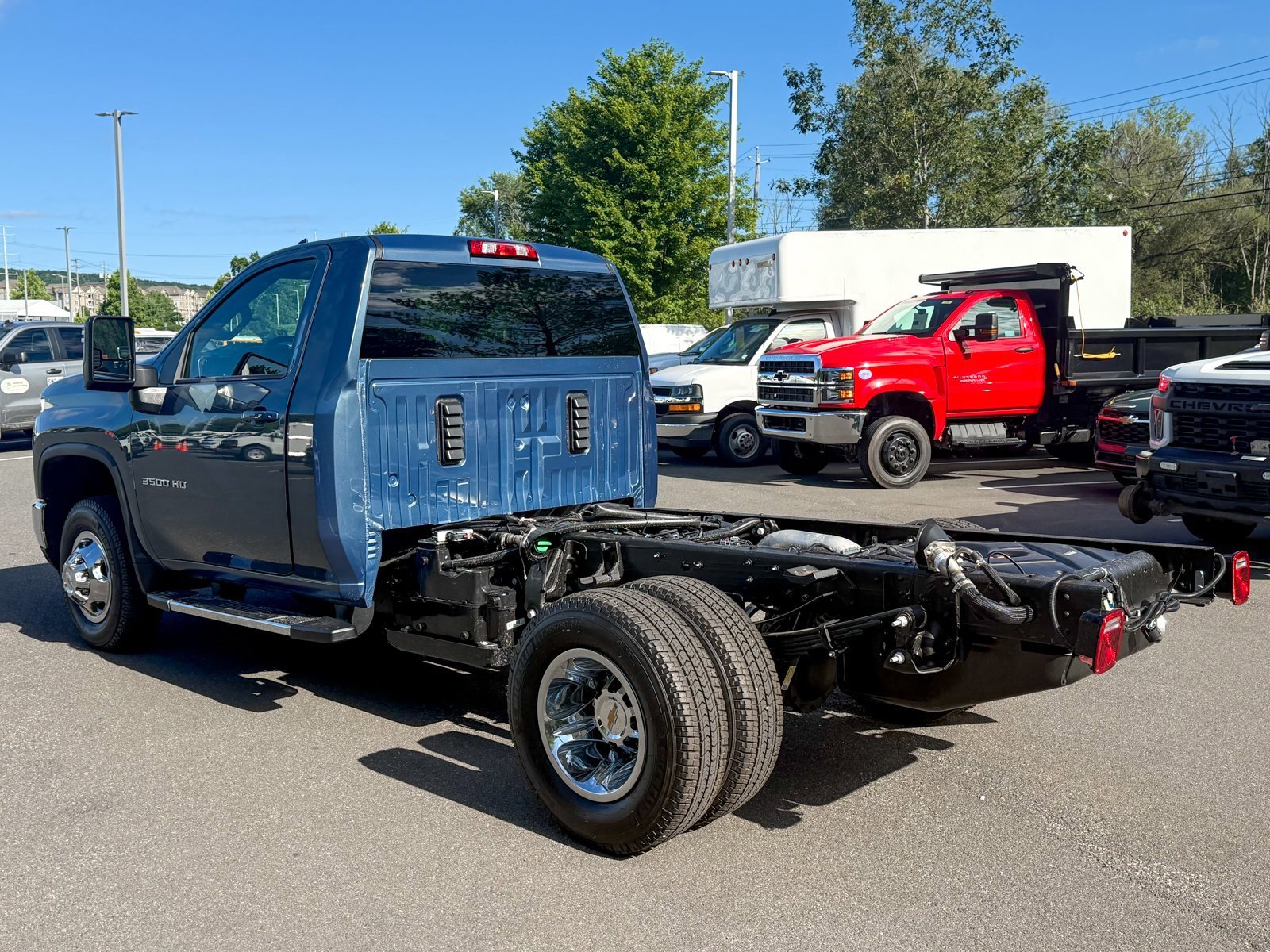 2025 Chevrolet Silverado 3500HD LT photo 2