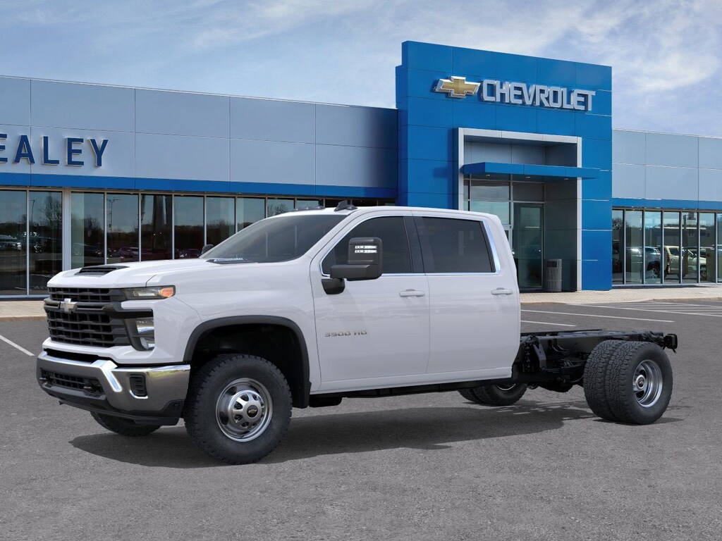 New 2025 Chevrolet Silverado 3500 HD Chassis Cab Work Truck Truck Crew Cab