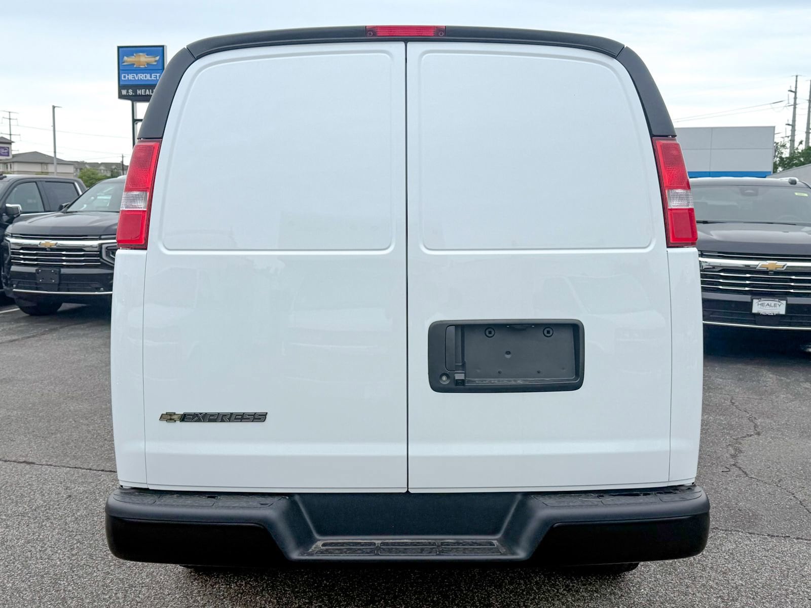2026 Chevrolet Express Cargo Work Van - Photo 6
