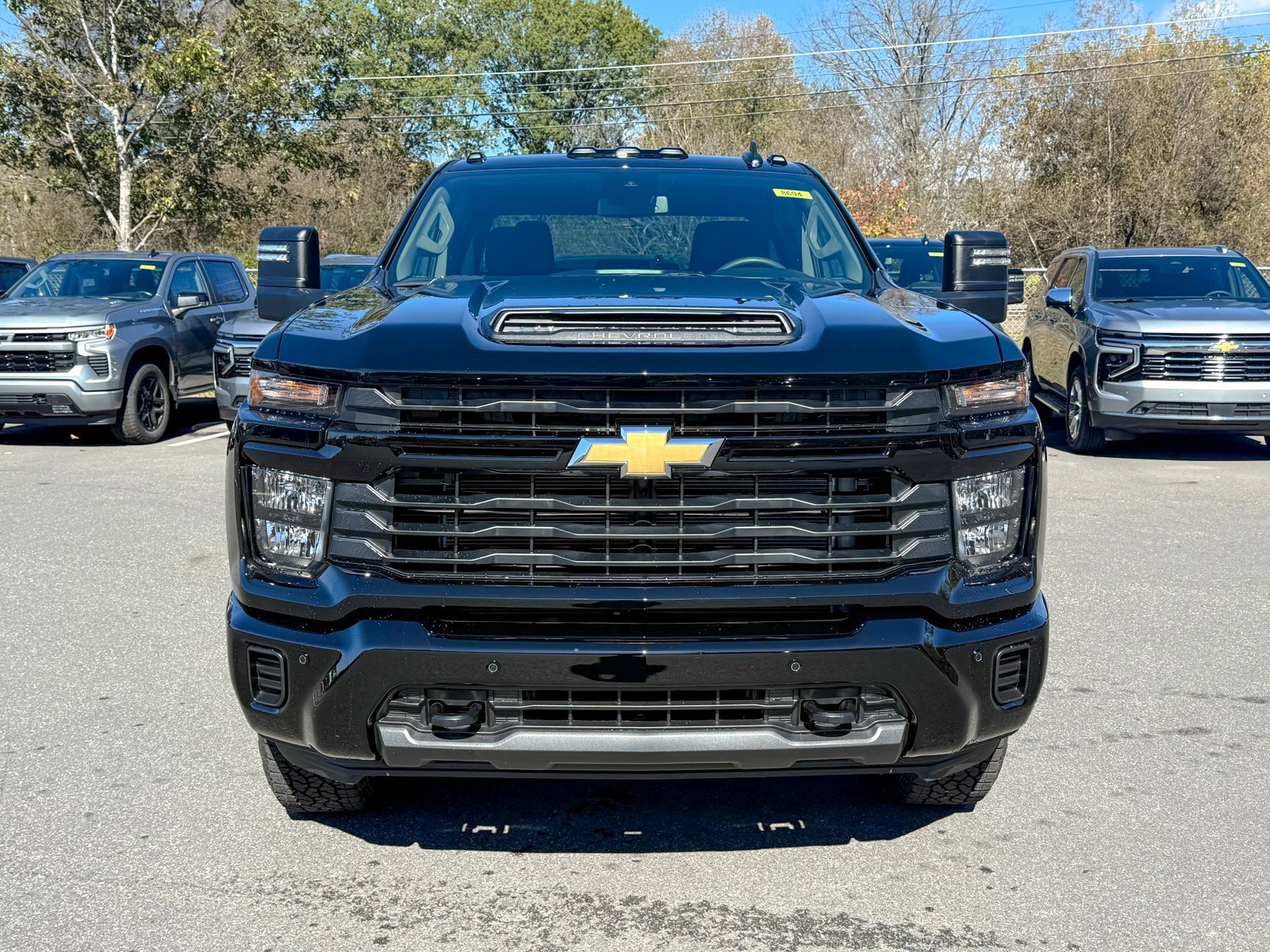 2026 Chevrolet Silverado 2500HD Custom photo 2