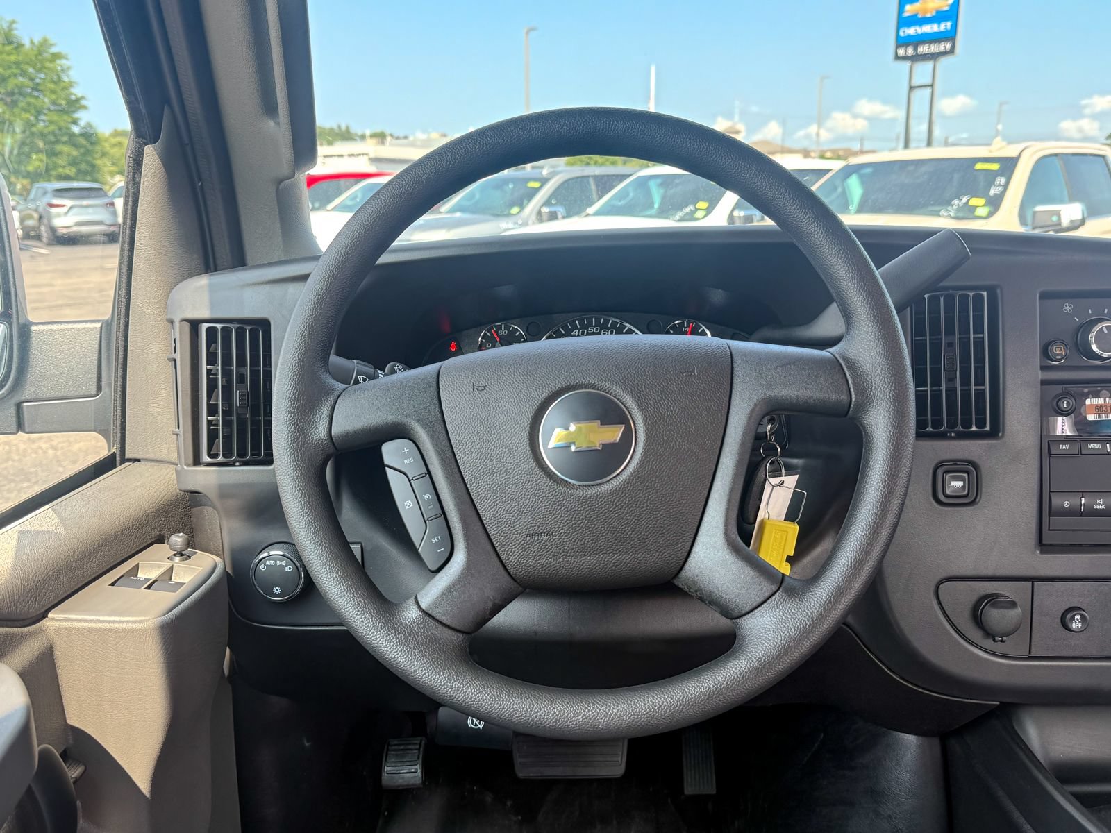 2026 Chevrolet Express Cargo Work Van - Photo 17