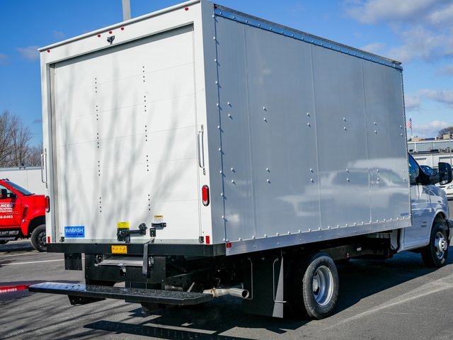2024 Chevrolet Express Cutaway Base photo 5