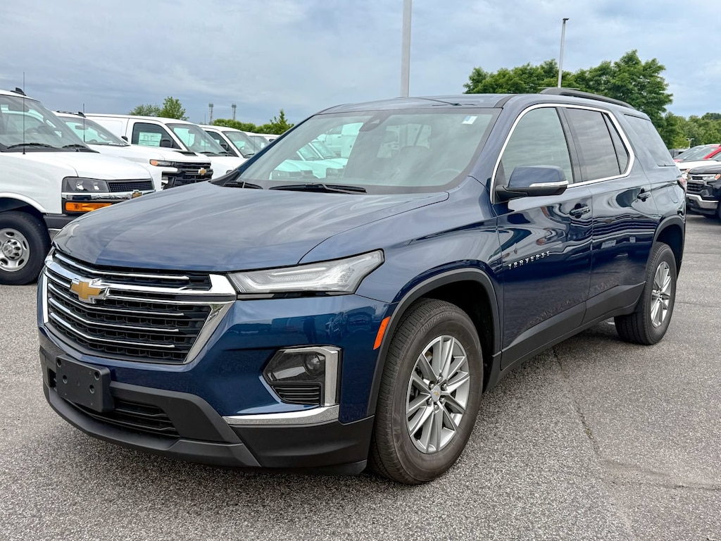 Used 2023 Chevrolet Traverse LT Cloth SUV
