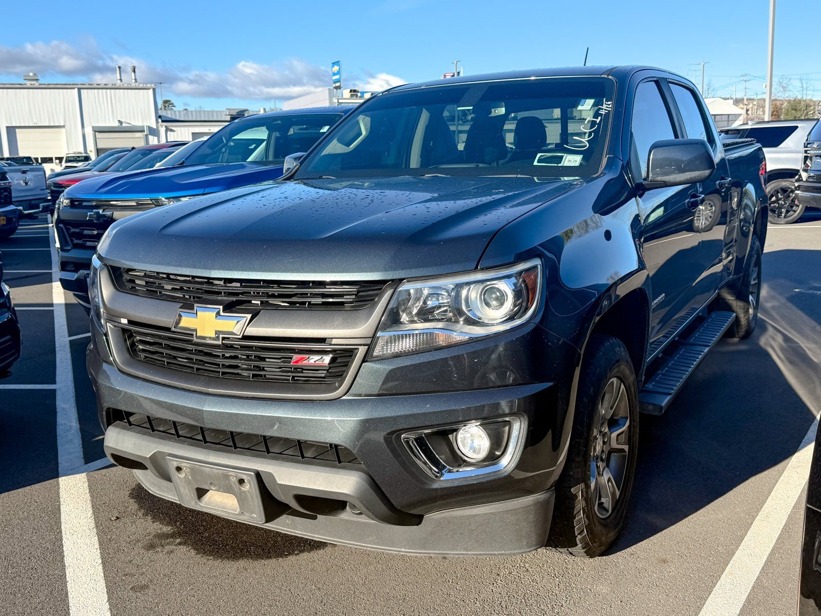 2019 Chevrolet Colorado Z71 photo 2
