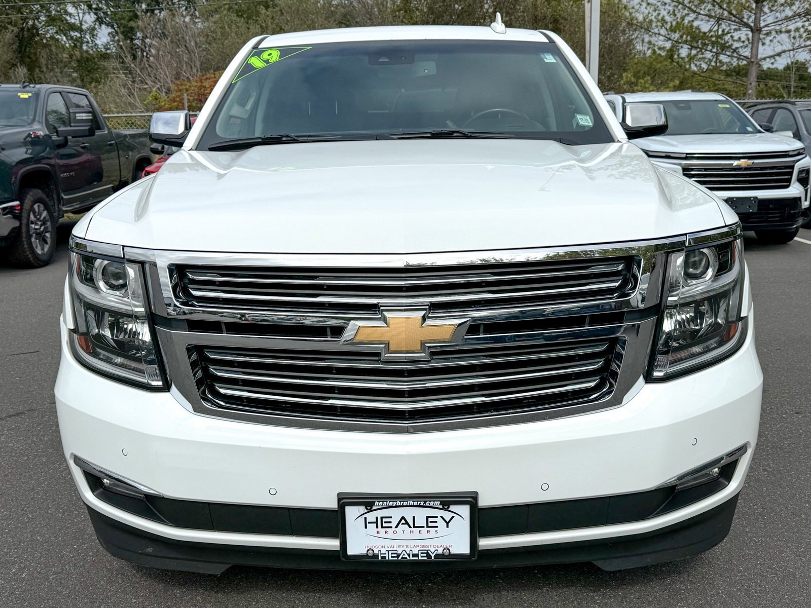 2019 Chevrolet Tahoe Premier photo 2