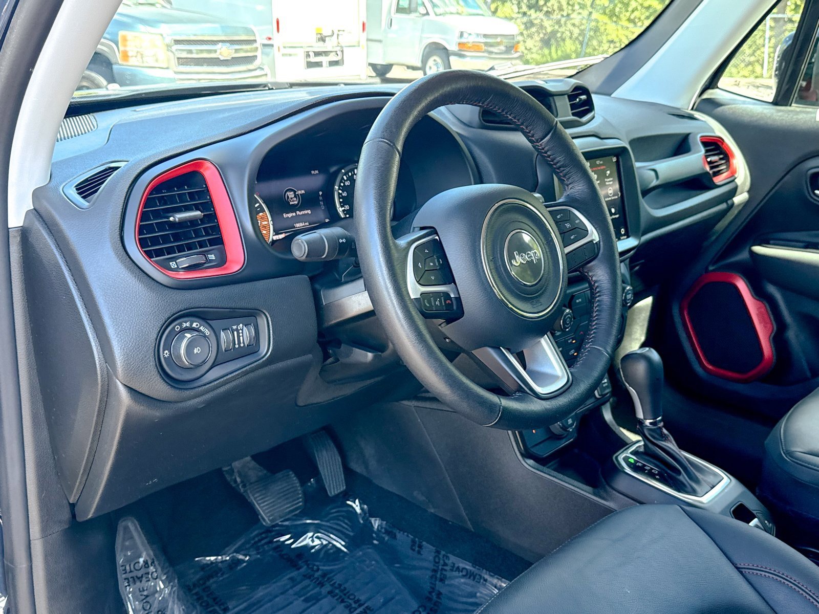 2023 Jeep Renegade Trailhawk photo 3