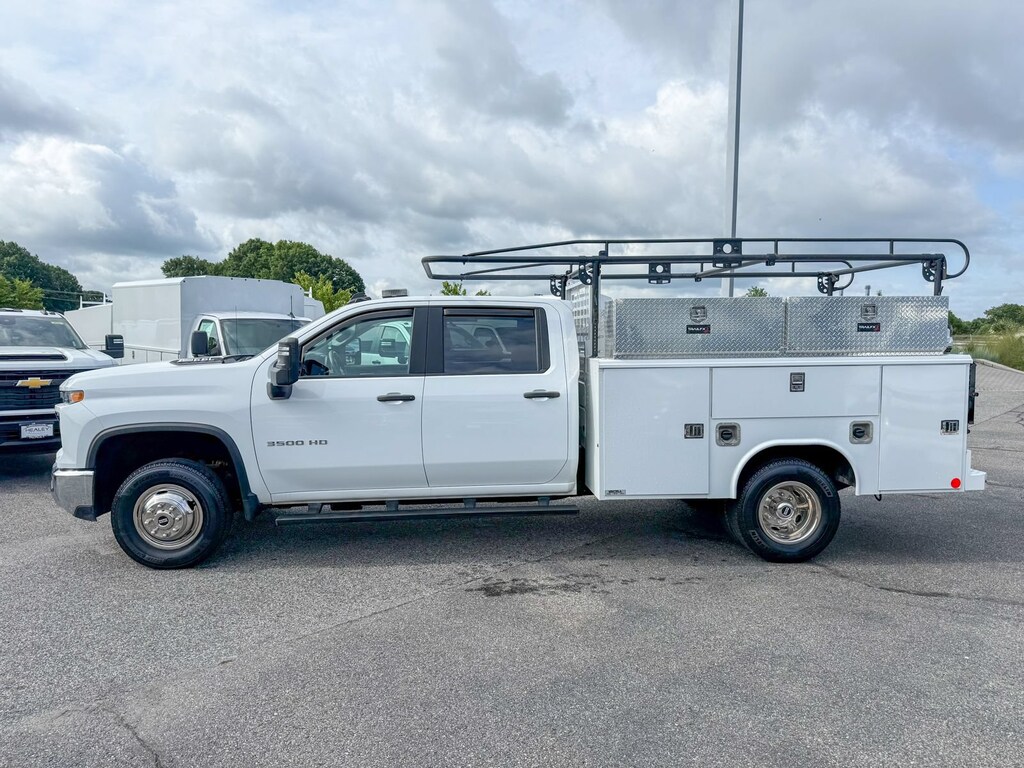 Used 2024 Chevrolet Silverado 3500 HD Chassis Cab Work Truck Truck Crew Cab