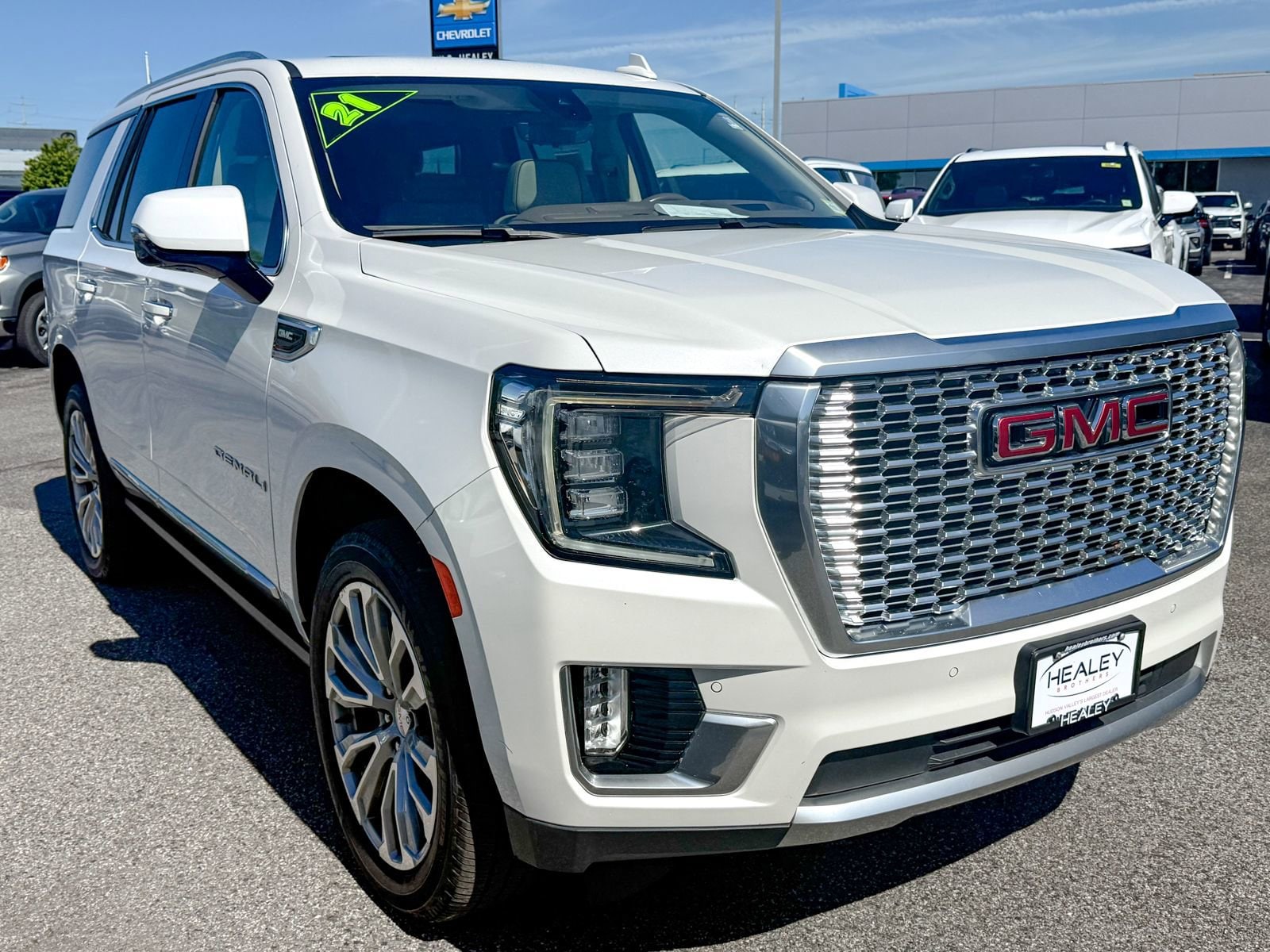 2021 GMC Yukon 4WD Denali's photo