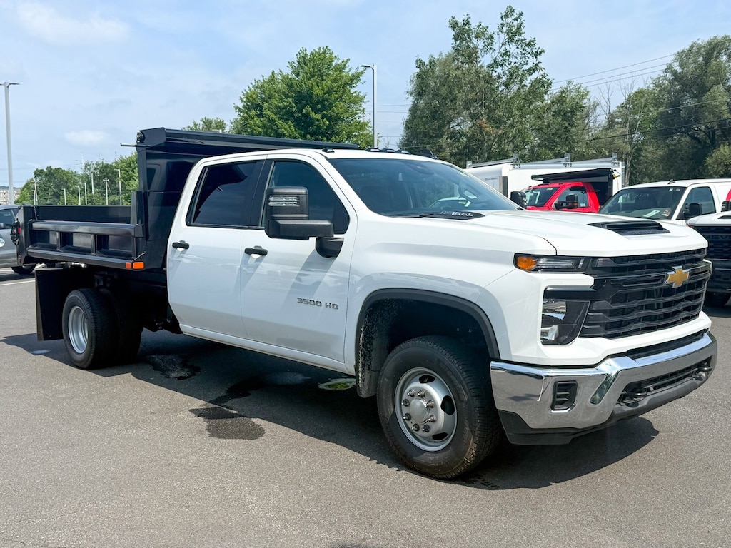 New 2025 Chevrolet Silverado 3500 HD Chassis Cab Work Truck Truck Crew Cab
