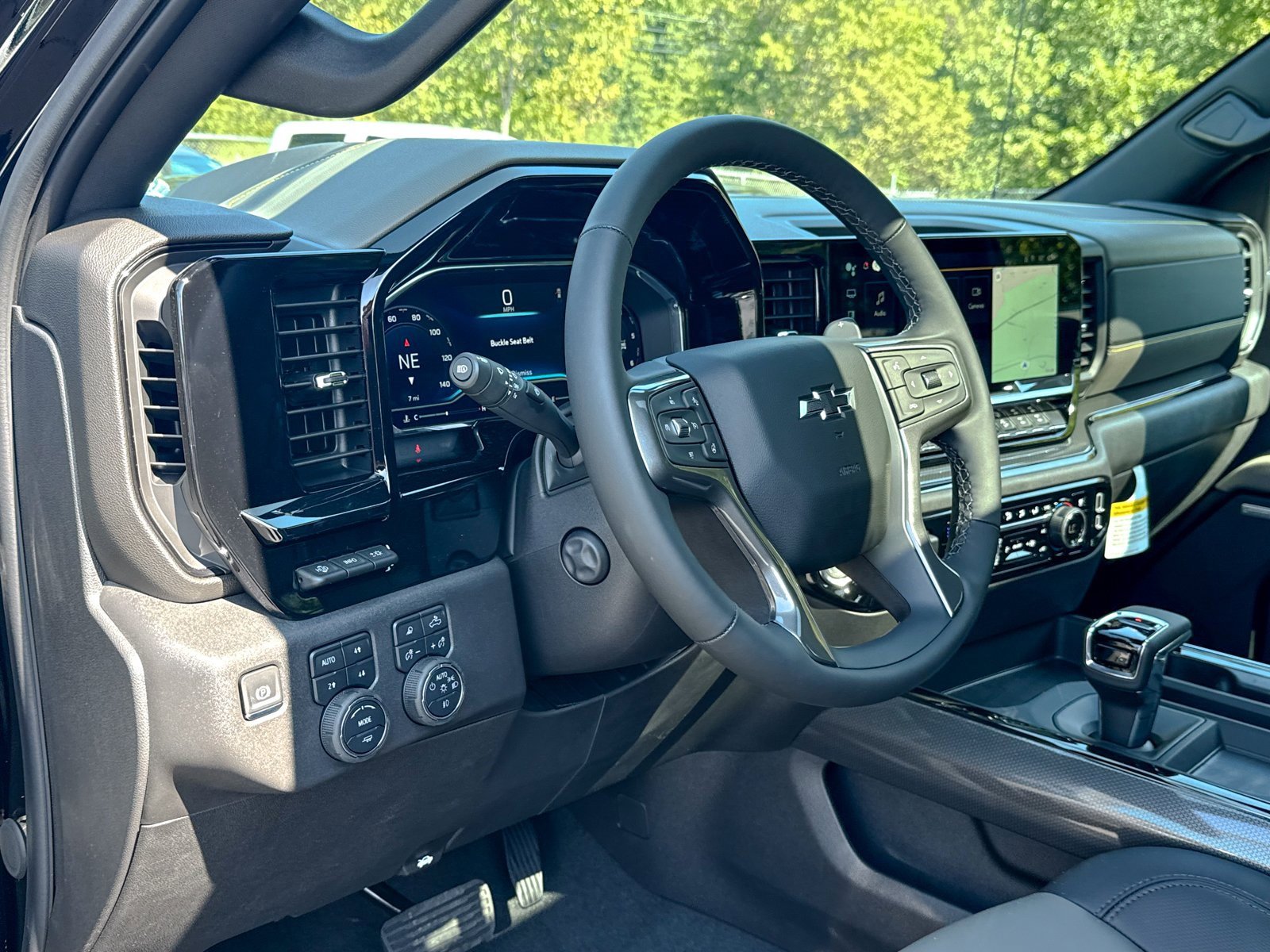 2025 Chevrolet Silverado 1500 ZR2 photo 2